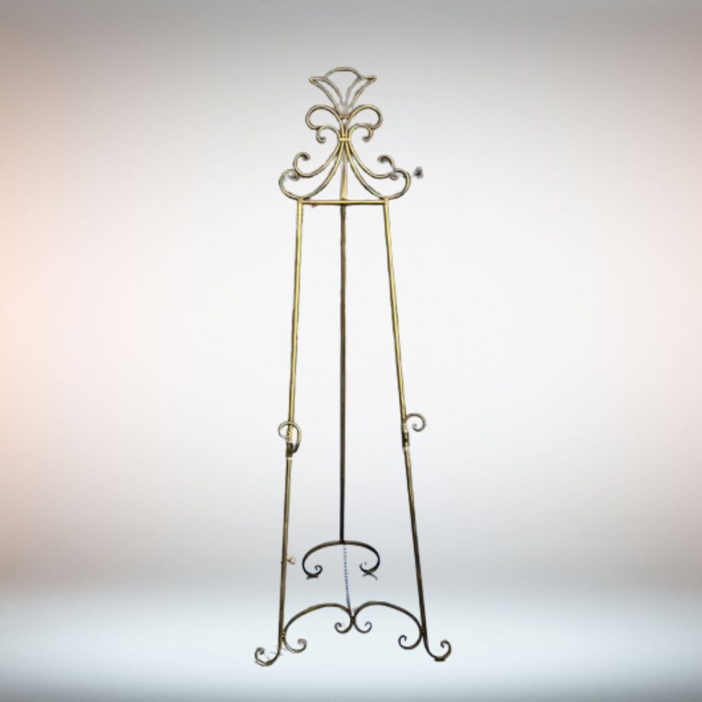 Easel stand / props / chandliers - Event rental